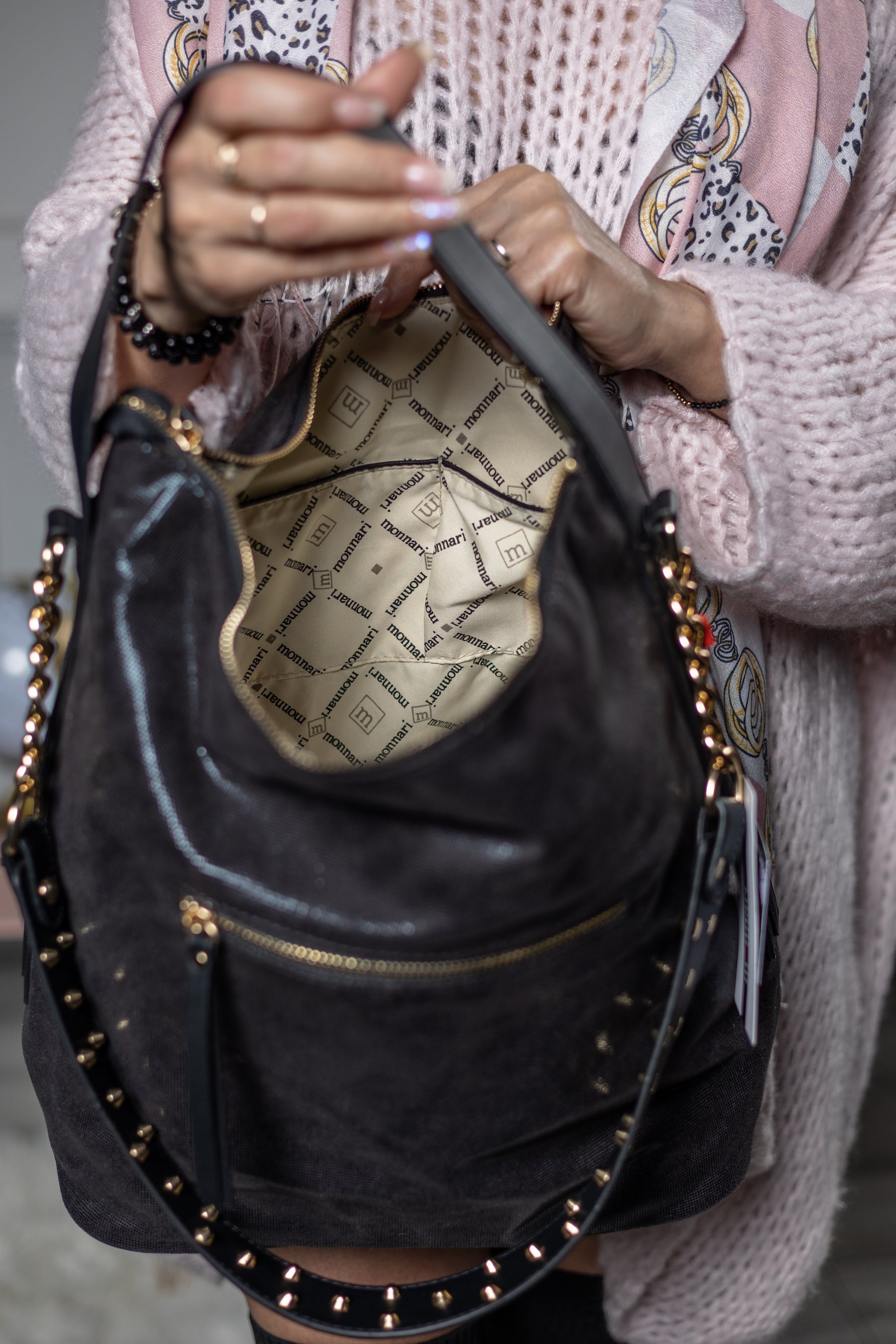 Stylish Studded Handbag Lion Black