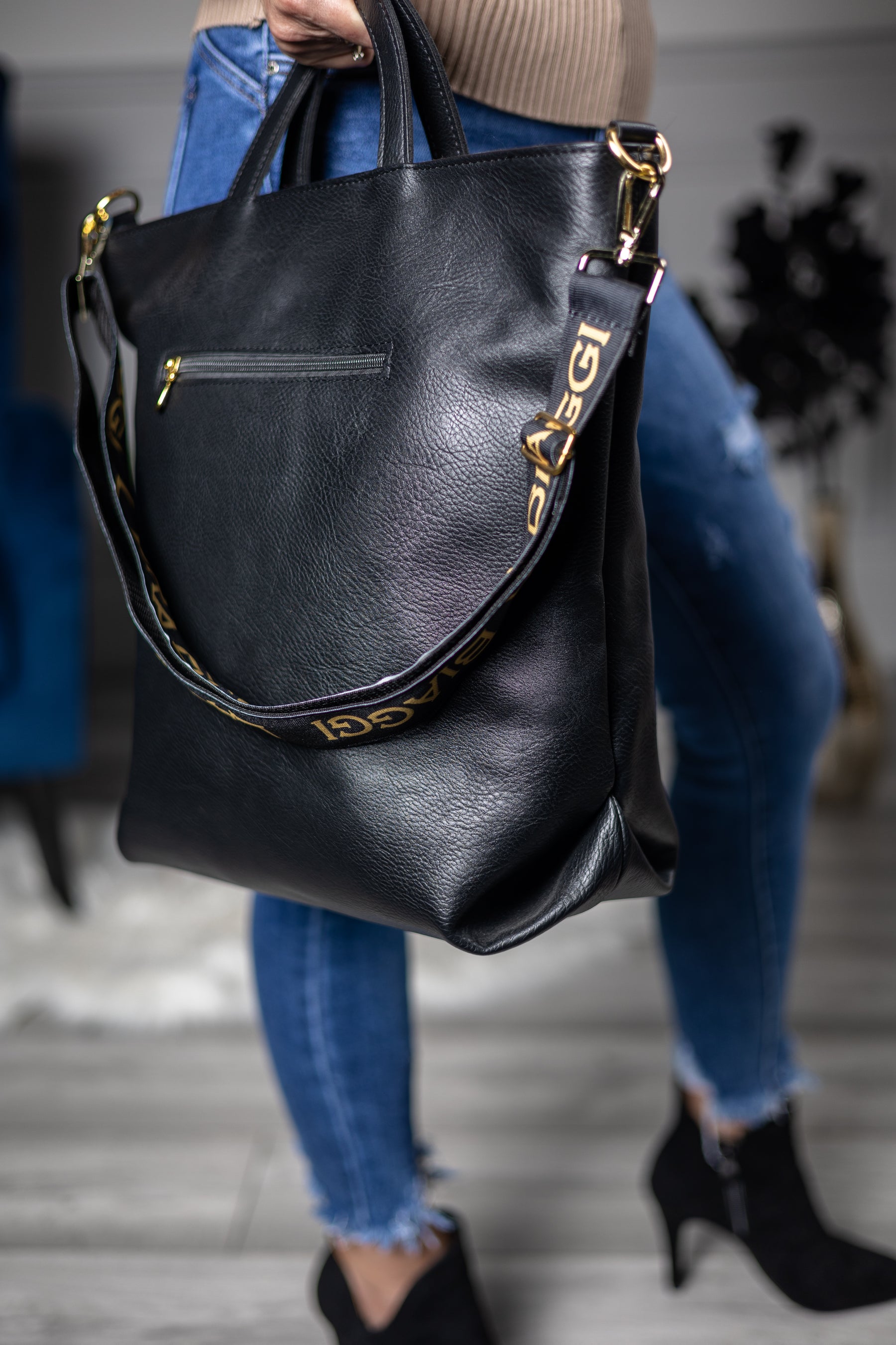 Beautiful Grab Handbag Hello Black