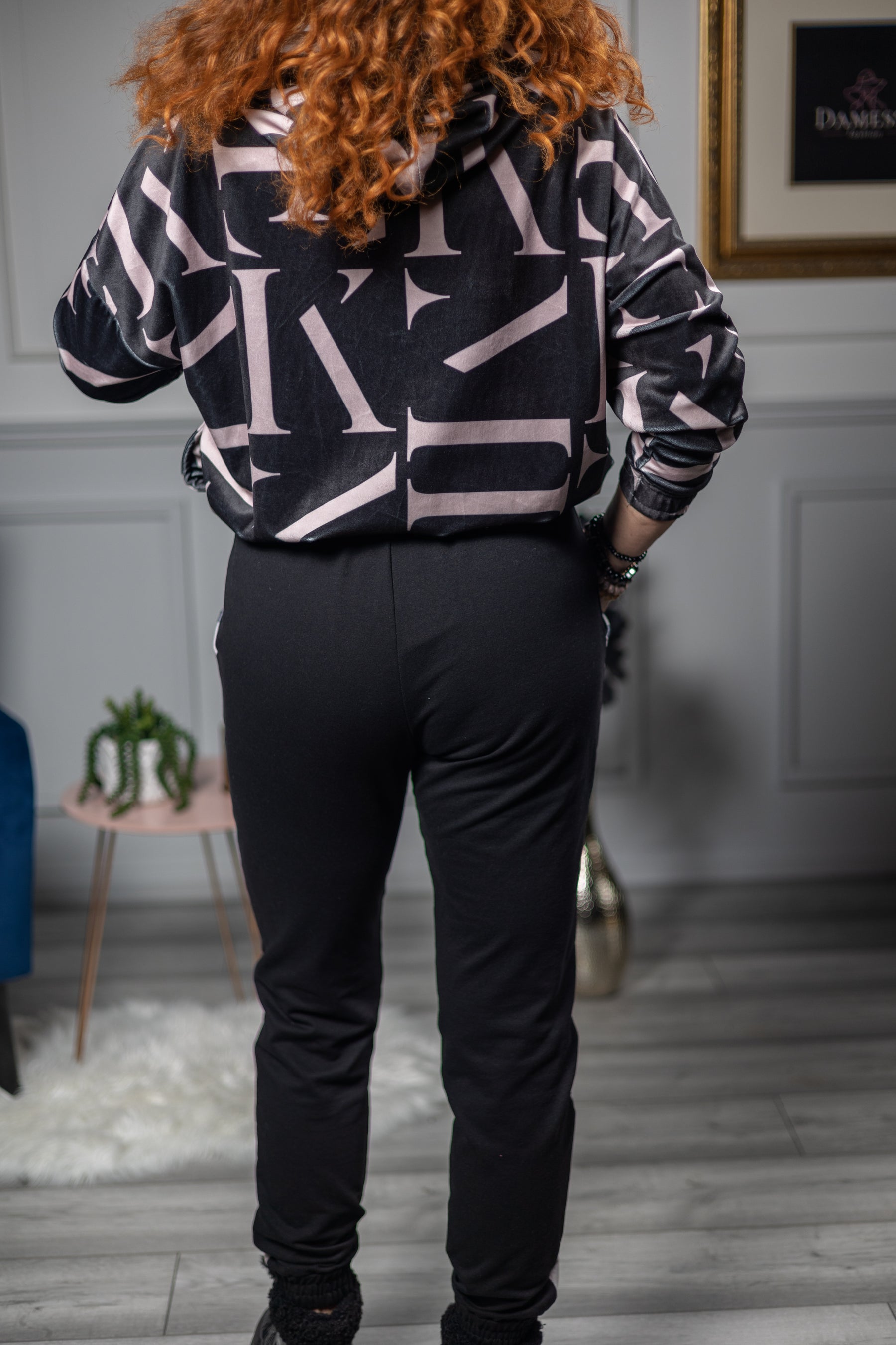 Velvet Material Tracksuit Wonderland Black