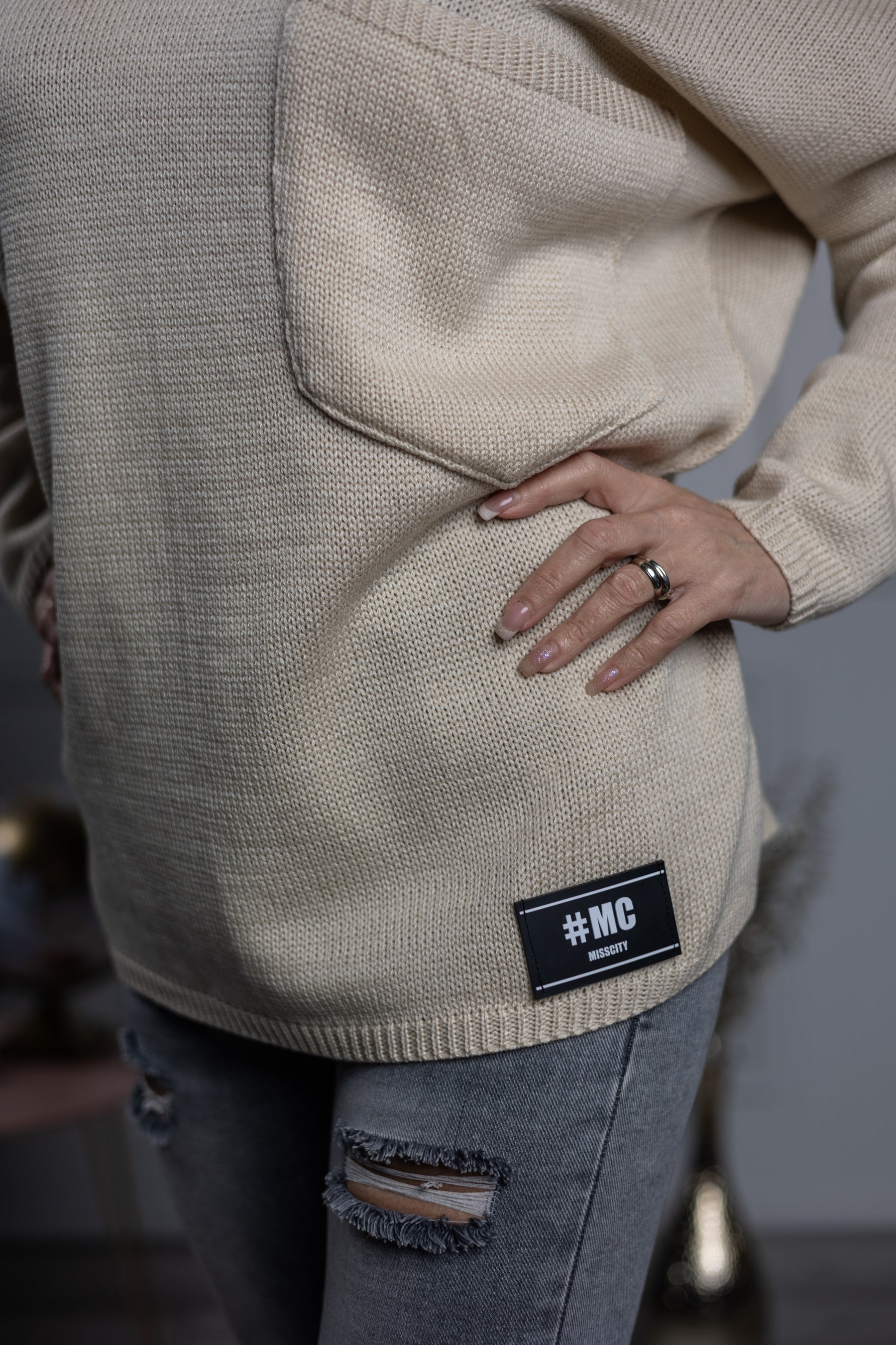 Oversized Jumper Braces Beige