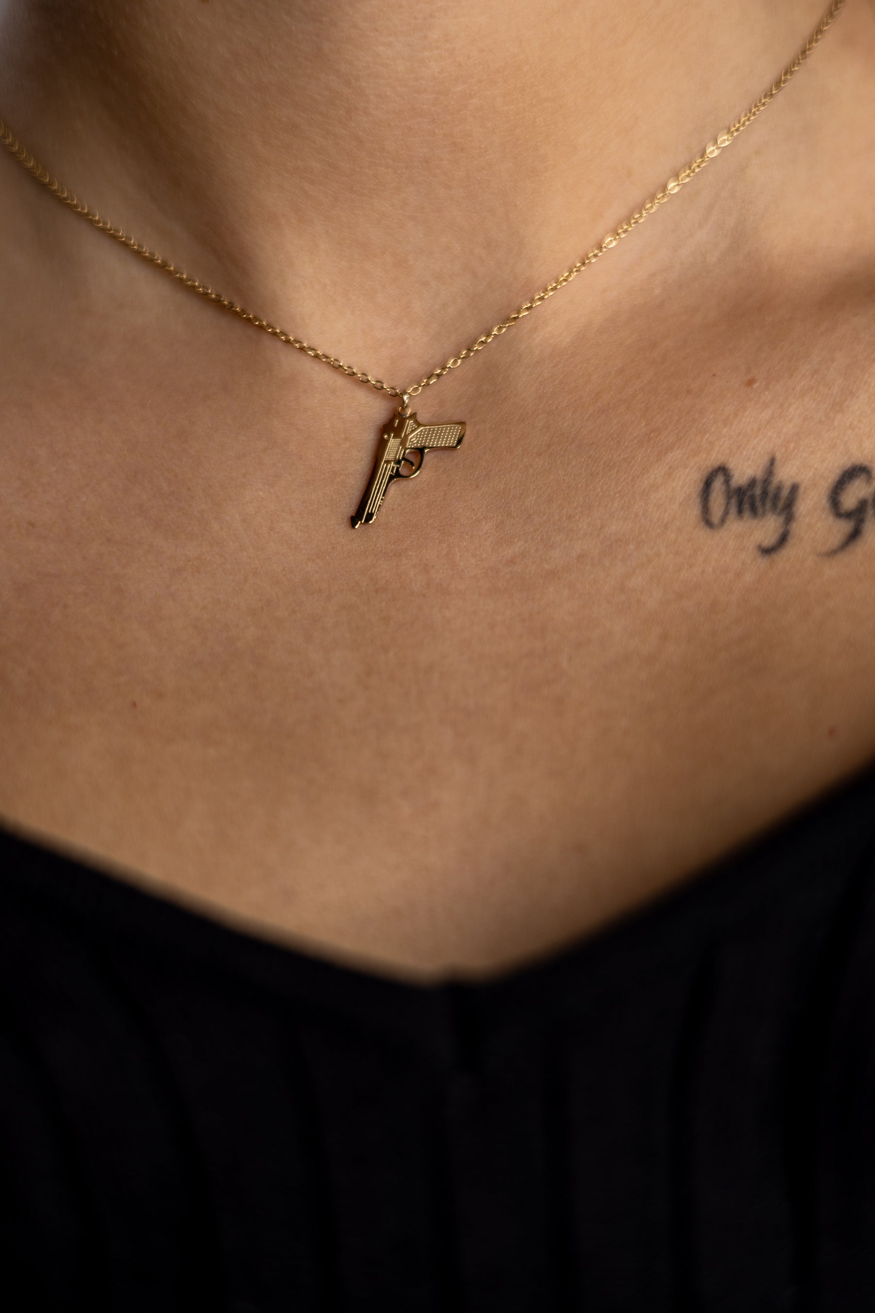 Unique Necklace Pistol Gold